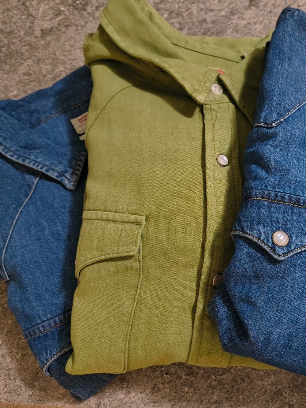 Leviās Menās XXL Western Shirt Lot of 3 Denim Pearl Snap 1 NWT